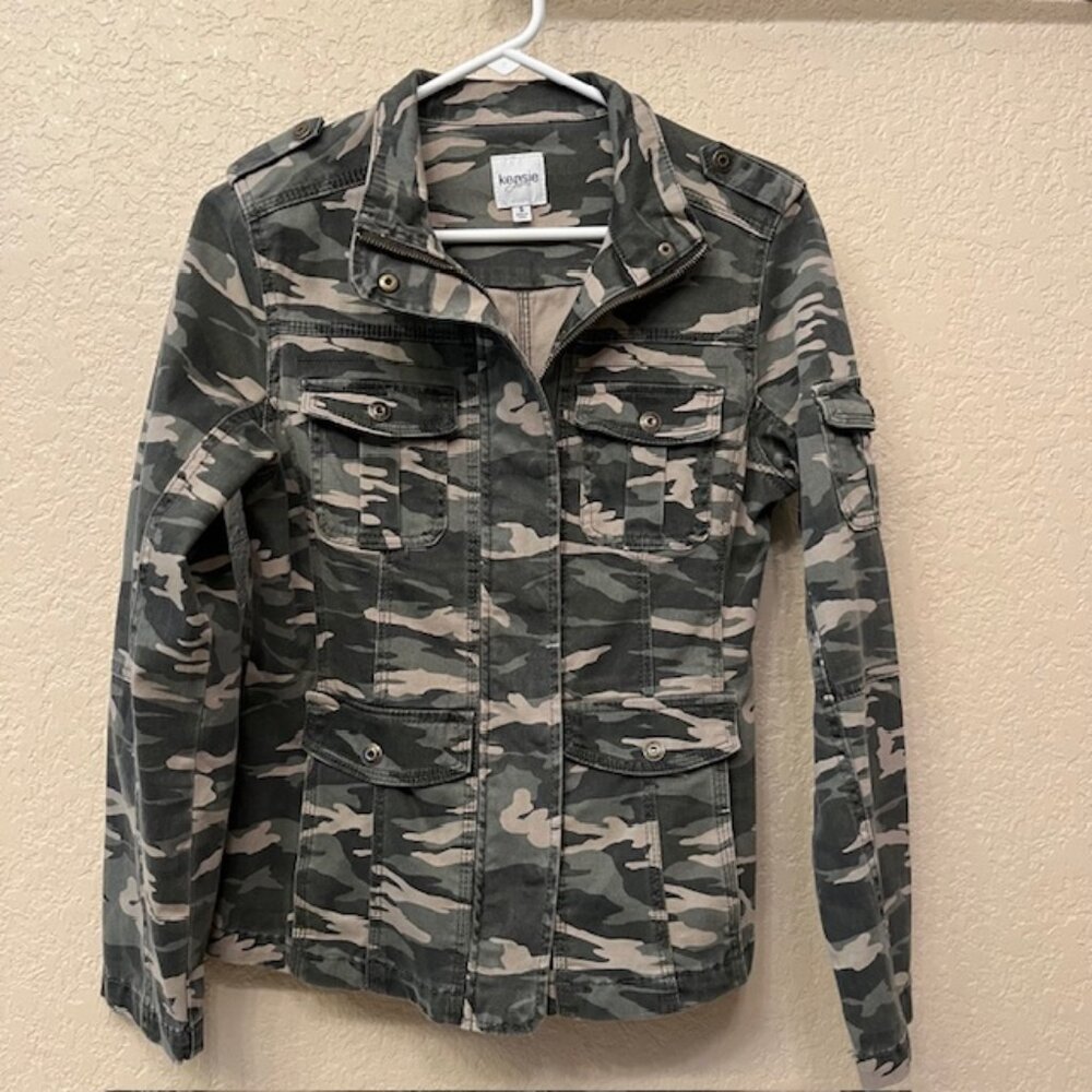 Kensie Jeans Women's  Military Camo Jacket stretch with pockets full zip/snap S